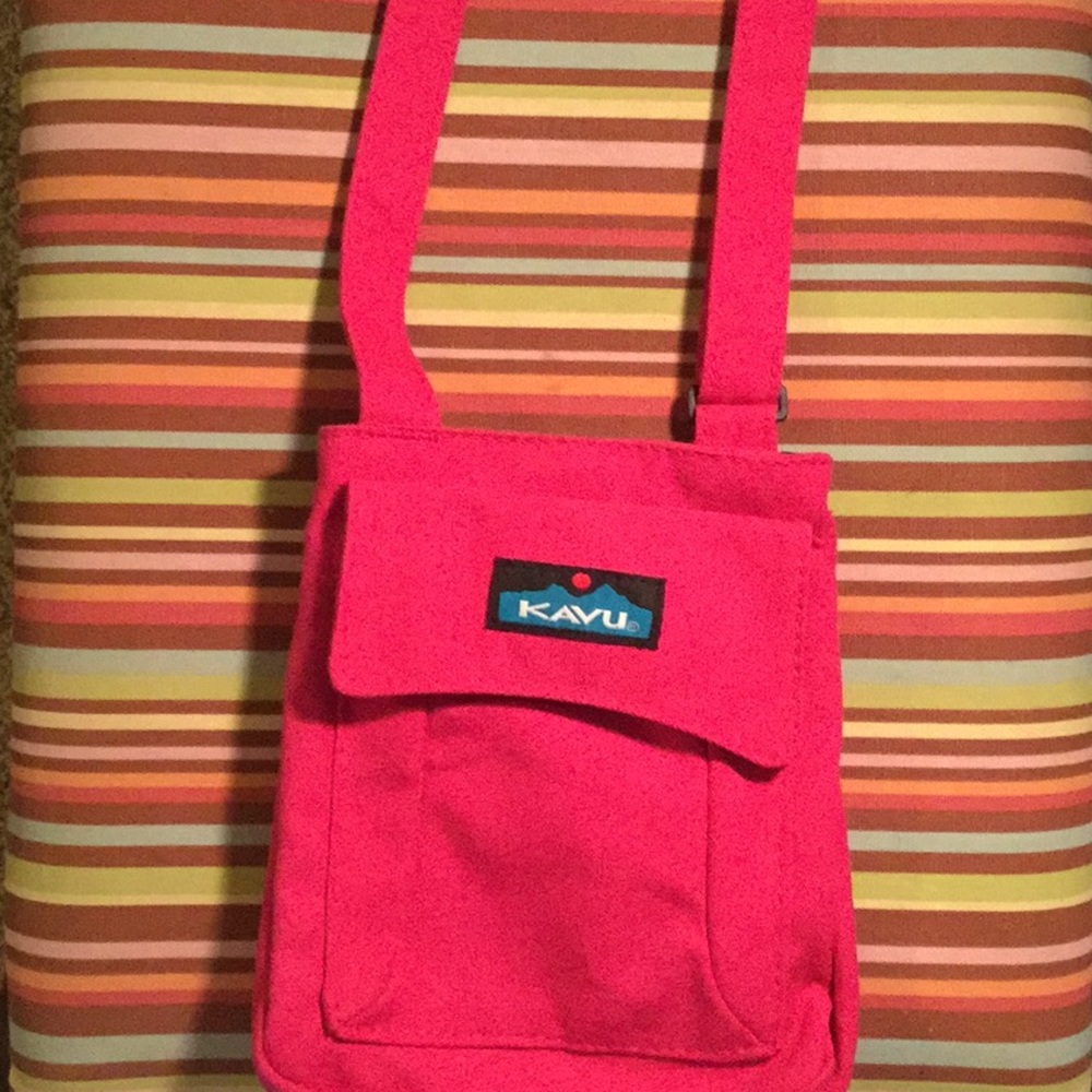 New pink Kavu cross body bag